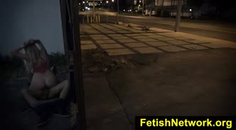  Молодая пара трахается ночью на улице 